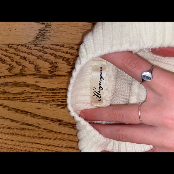 Puffy wide arm sweater - Picture 2 of 2